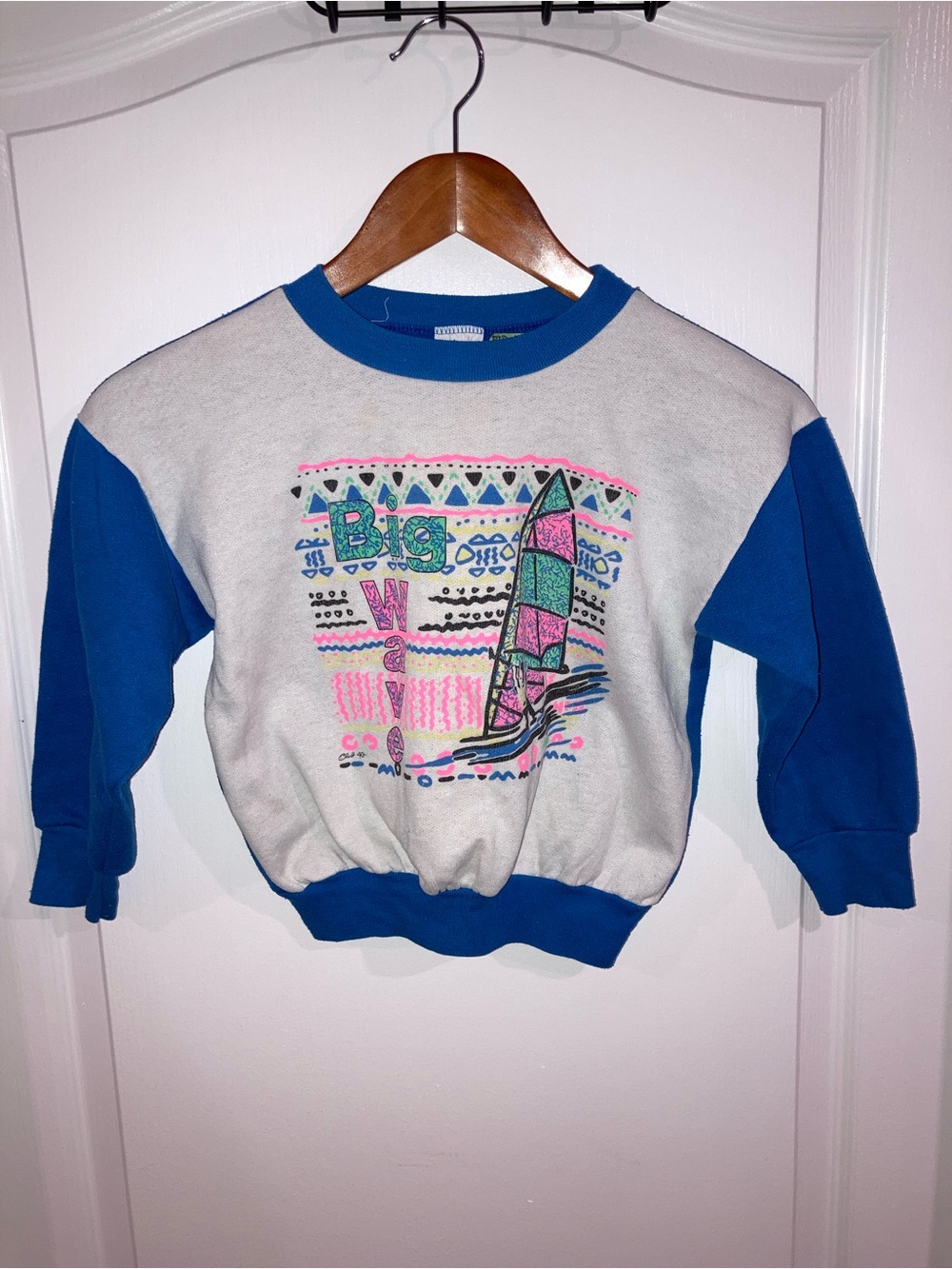 Vintage Blue & White Wind Surfing Graphic Raglan Sweatshirt - size 6X